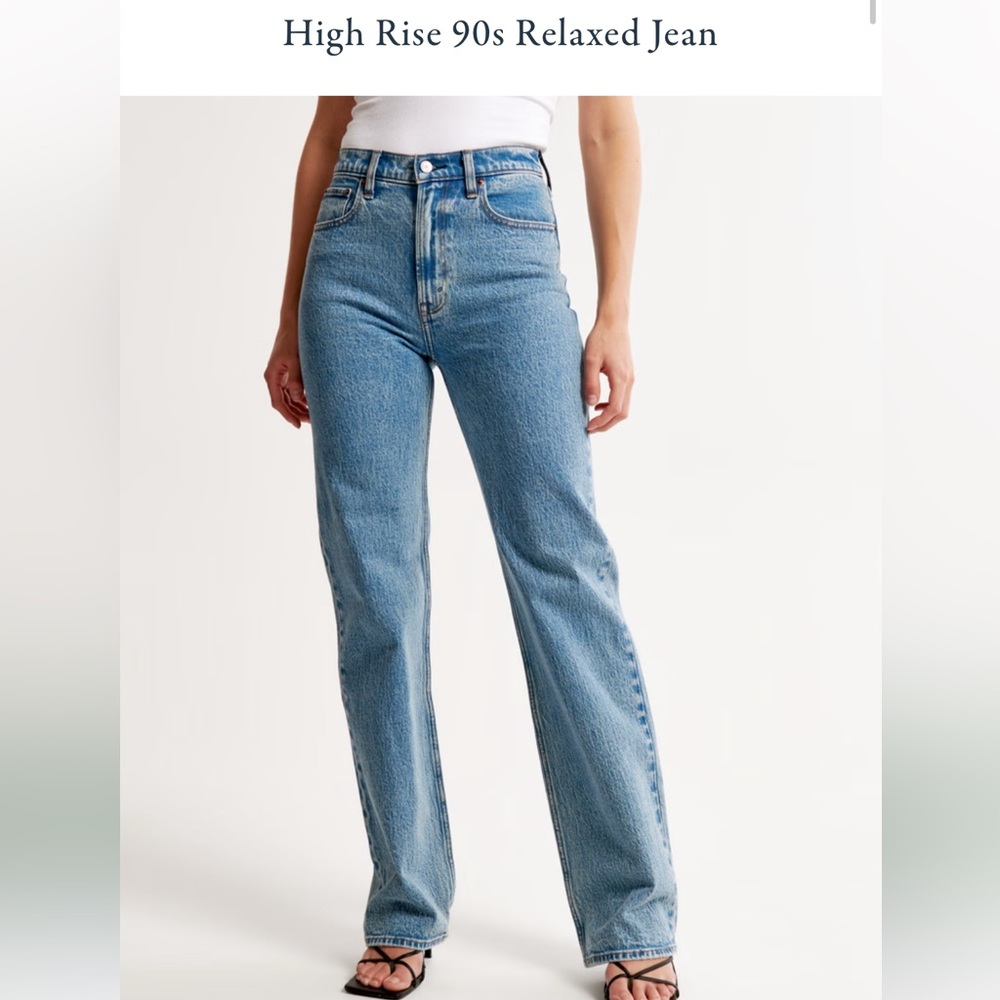 Abercrombie and Fitch 90s Relaxed Jean Curve Love